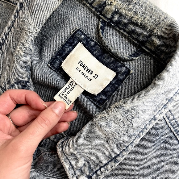 Forever 21’s Los Angeles Jean Jacket - Picture 4 of 4